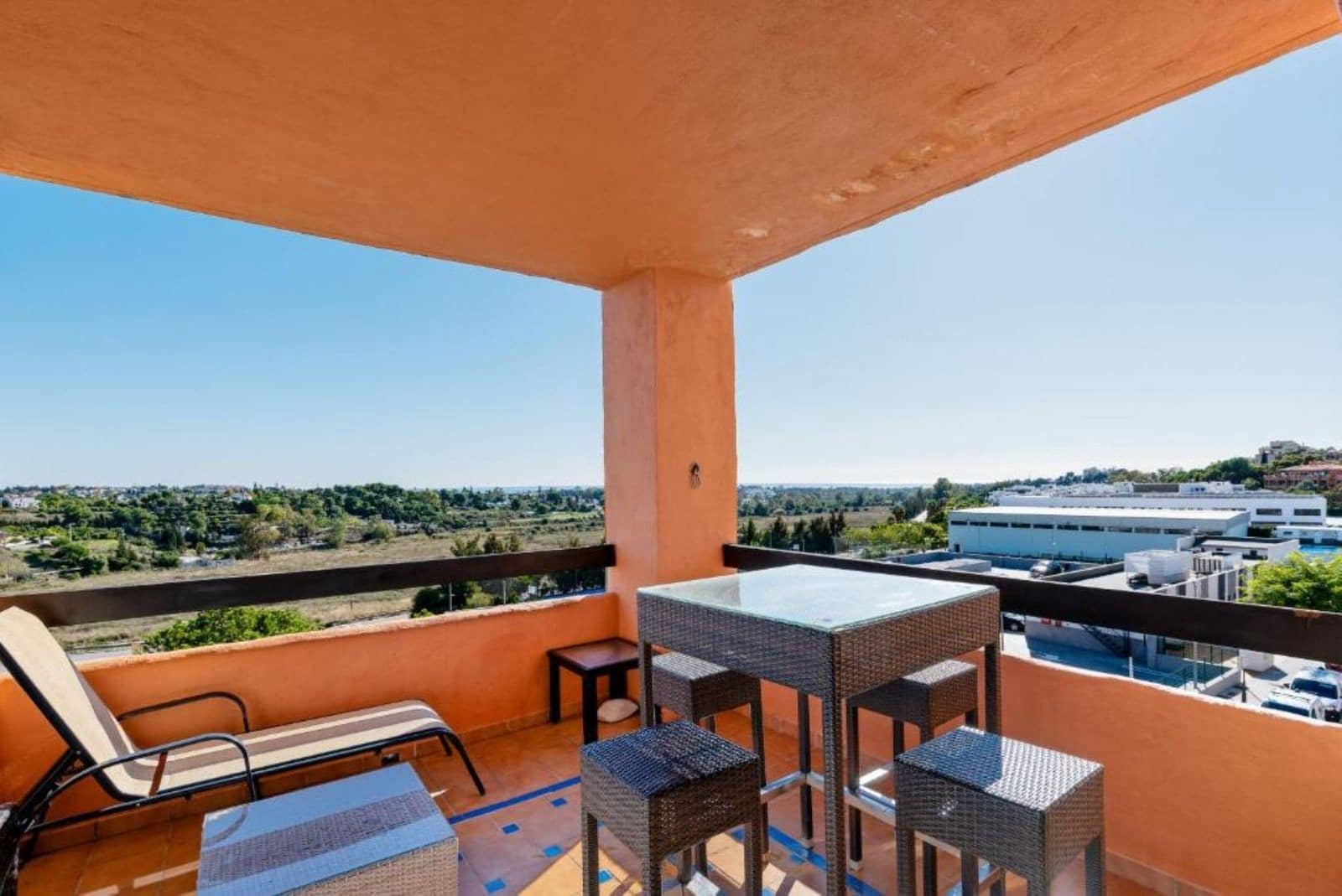 2 bedroom Apartment for sale in Benahavis with pool - € 480,000 (Ref: 10153553)
