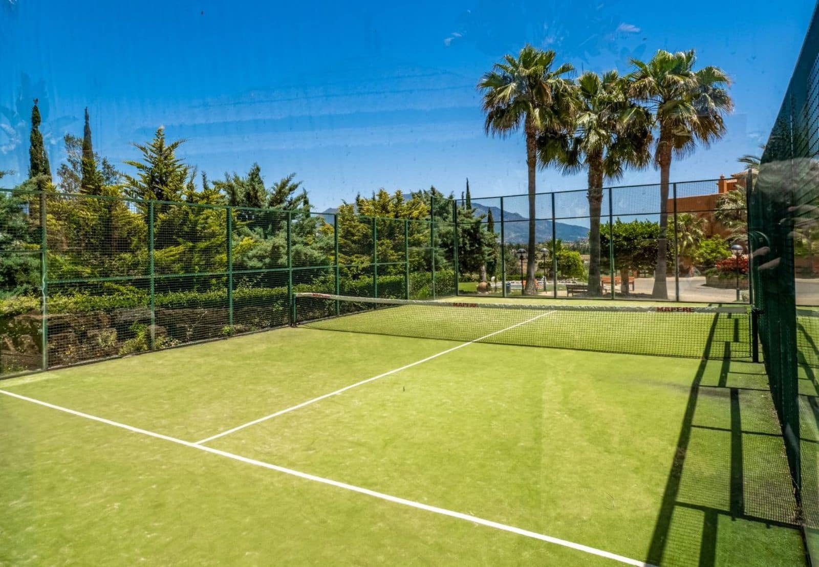 2 bedroom Apartment for sale in Benahavis with pool - € 480,000 (Ref: 10153553)