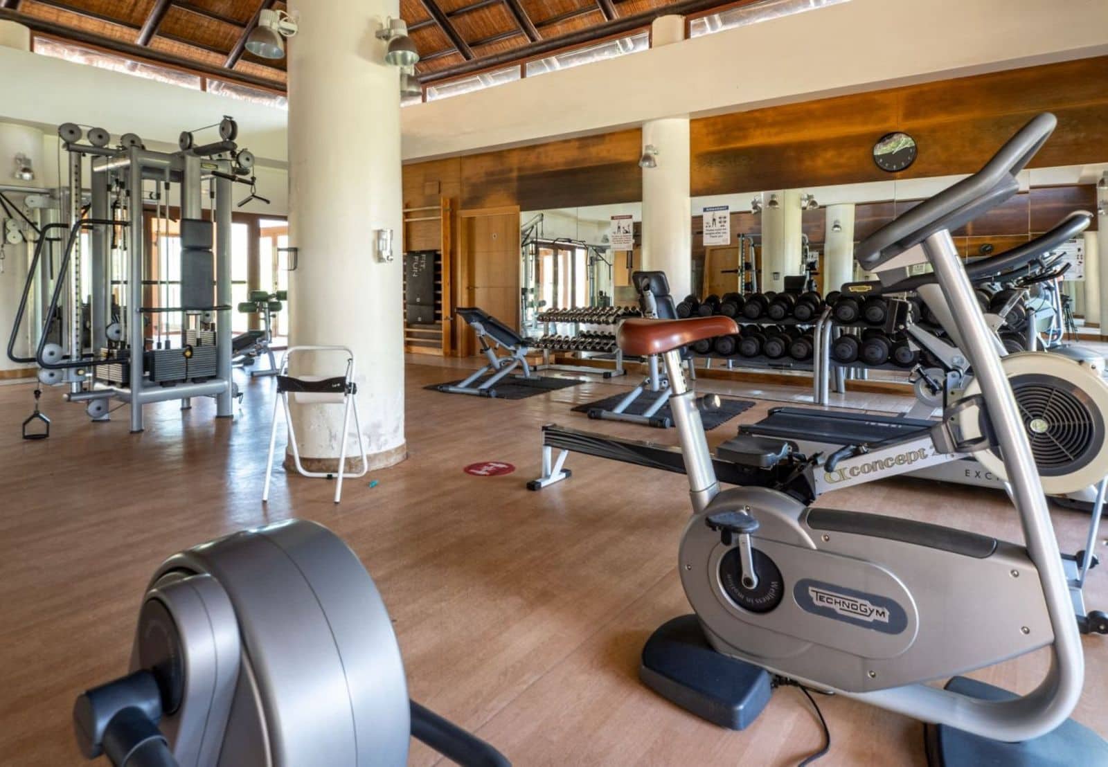 2 bedroom Apartment for sale in Benahavis with pool - € 480,000 (Ref: 10153553)