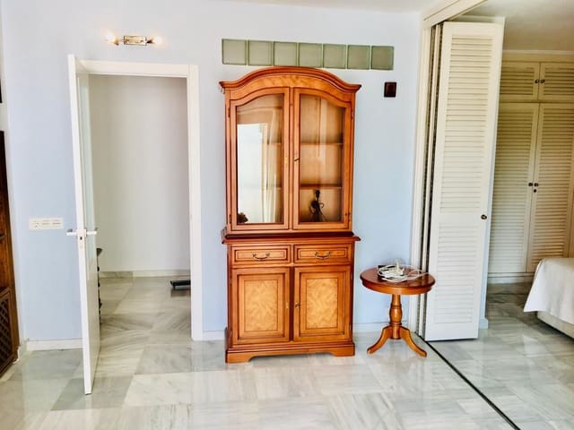 2 slaapkamer Appartement te koop in Golden Mile, Marbella met zwembad - € 465.000 (Ref: 10153556)