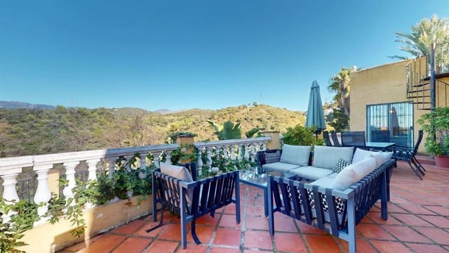 3 soveværelse Villa til salg i El Rosario, Marbella med swimmingpool garage - € 799.999 (Ref: 10153560)