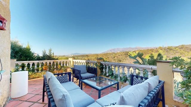 3 soveværelse Villa til salg i El Rosario, Marbella med swimmingpool garage - € 799.999 (Ref: 10153560)