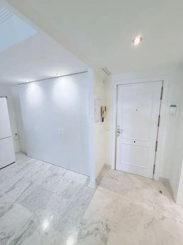 1 makuuhuone Huoneisto myytävänä paikassa Puerto Banus, Marbella mukana uima-altaan - 445 000 € (Ref: 10153570)