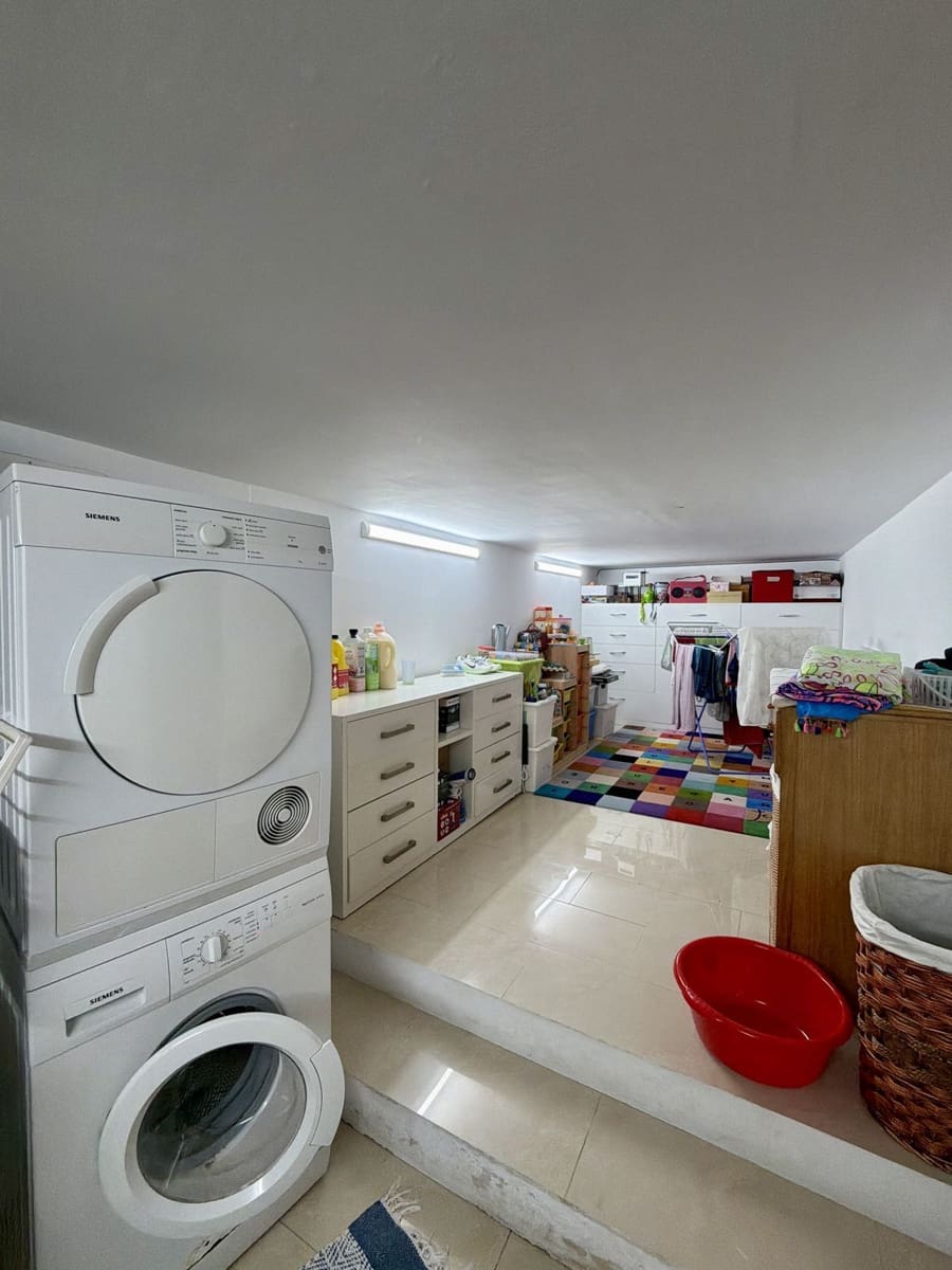4 sovrum Semi-fristående Villa till salu i Benalmadena med pool - 930 000 € (Ref: 10153572)