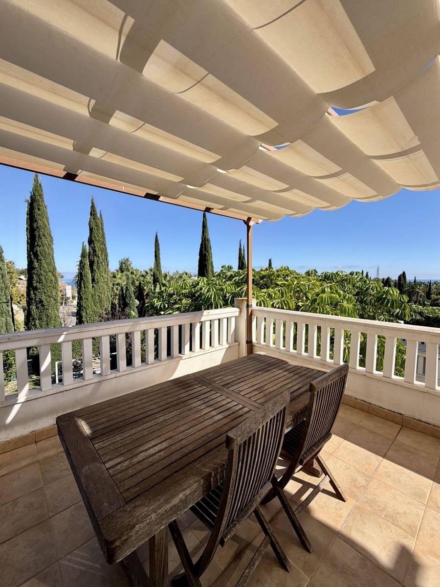 4 sovrum Semi-fristående Villa till salu i Benalmadena med pool - 930 000 € (Ref: 10153572)