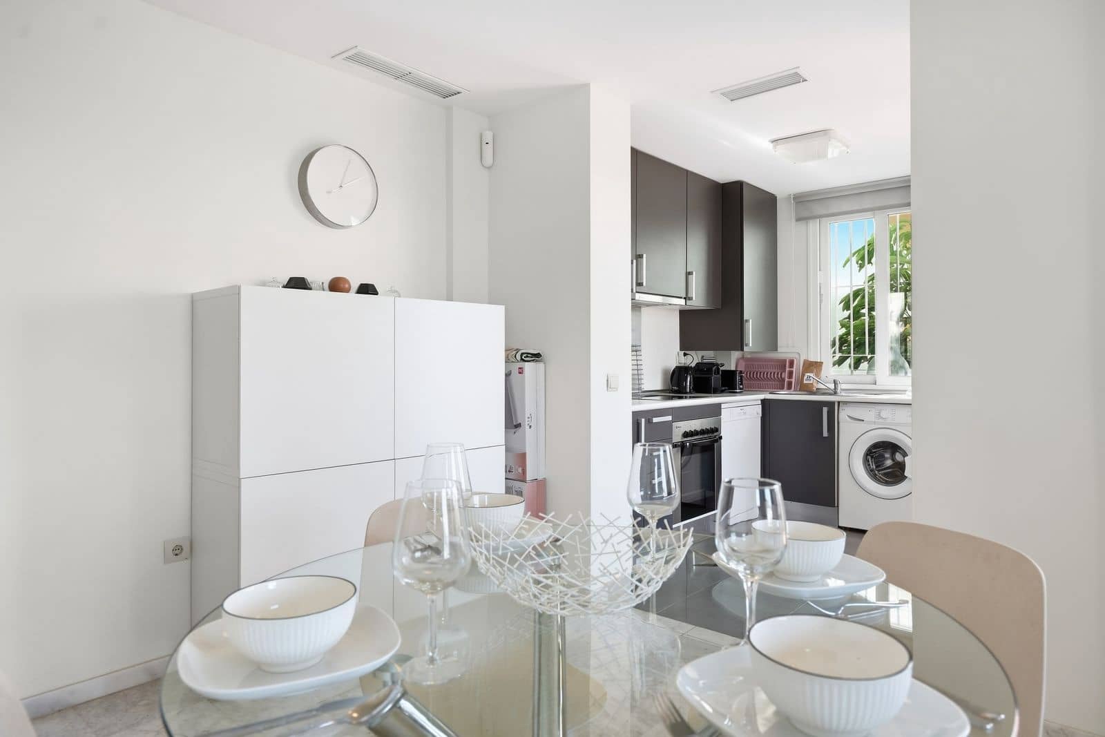 2 soverom Leilighet til salgs i Estepona med svømmebasseng garasje - € 299 000 (Ref: 10153576)