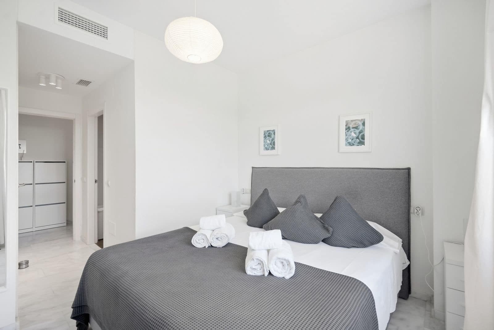 2 soverom Leilighet til salgs i Estepona med svømmebasseng garasje - € 299 000 (Ref: 10153576)