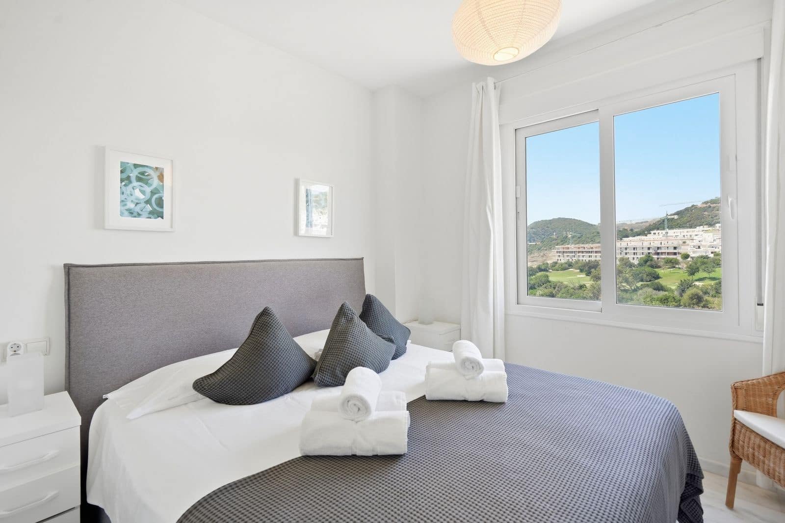 2 soverom Leilighet til salgs i Estepona med svømmebasseng garasje - € 299 000 (Ref: 10153576)