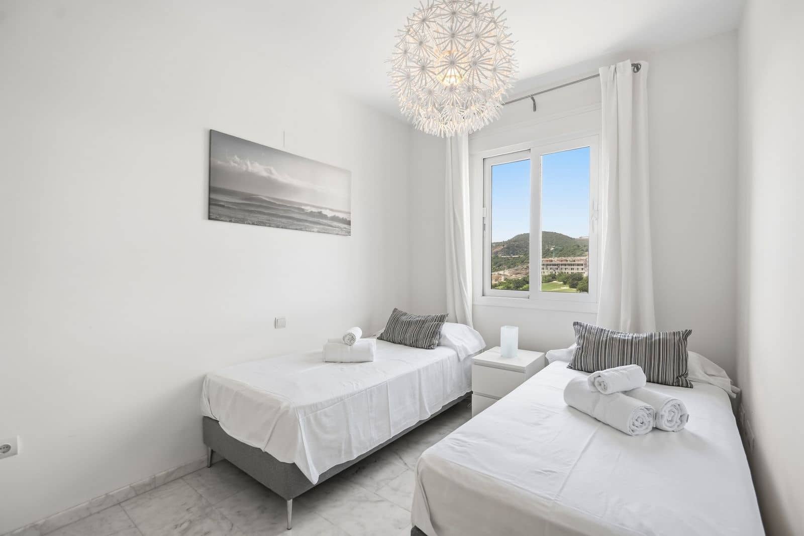 2 soverom Leilighet til salgs i Estepona med svømmebasseng garasje - € 299 000 (Ref: 10153576)
