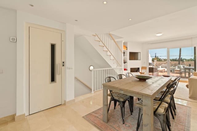 3 soveværelse Byhus til salg i El Paraiso, Estepona med swimmingpool garage - € 749.000 (Ref: 10153580)