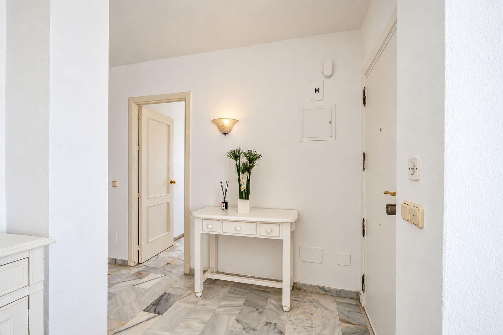 2 Zimmer Penthouse zu verkaufen in La Reserva mit Pool Garage - 390.000 € (Ref: 10153587)
