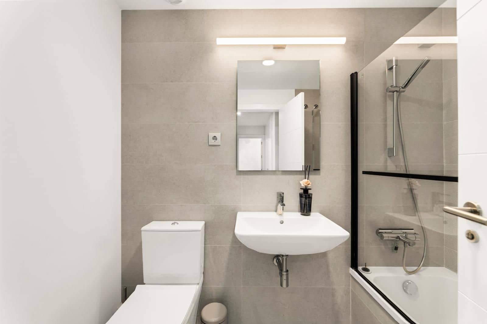3 sypialnia Apartament na sprzedaż w Estepona z basenem garażem - 670 000 € (Ref: 10153590)