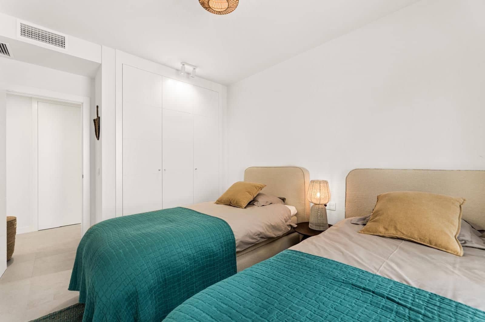 3 sypialnia Apartament na sprzedaż w Estepona z basenem garażem - 670 000 € (Ref: 10153590)