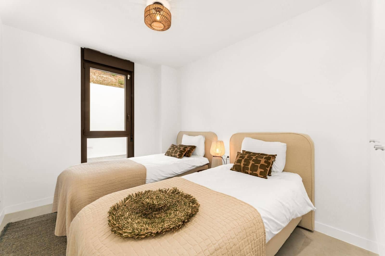 3 sypialnia Apartament na sprzedaż w Estepona z basenem garażem - 670 000 € (Ref: 10153590)