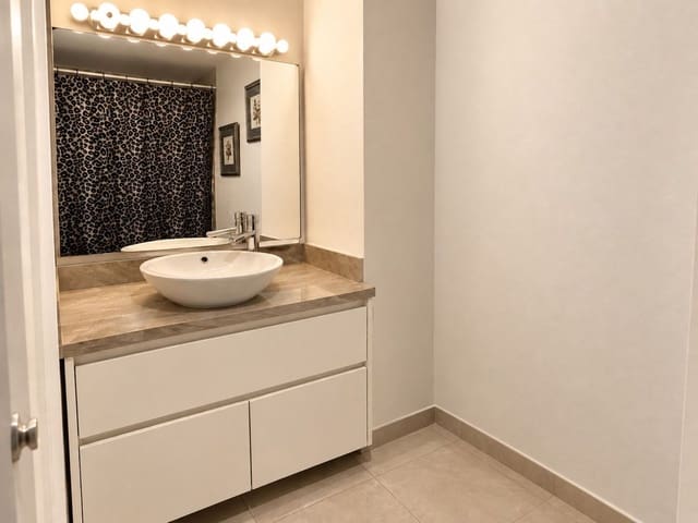 3 sypialnia Apartament na sprzedaż w Huerta Nueva, Estepona z basenem garażem - 392 000 € (Ref: 10153593)