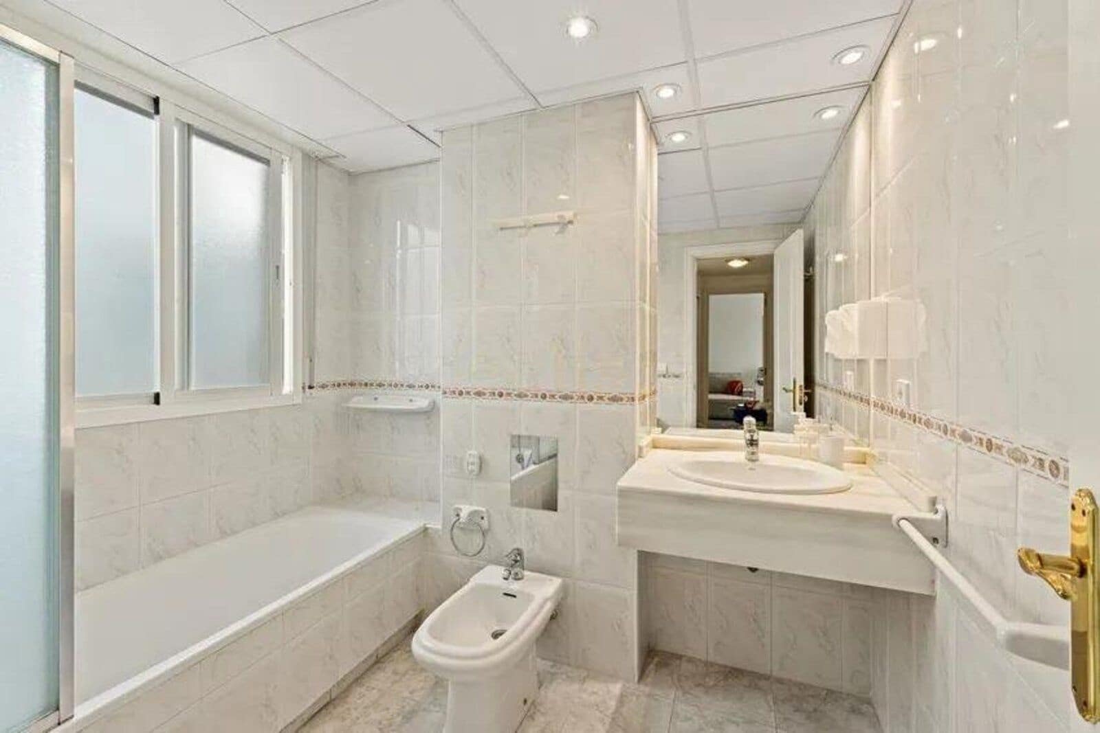 2 soveværelse Penthouse til salg i San Pedro de Alcantara med swimmingpool garage - € 410.000 (Ref: 10153609)