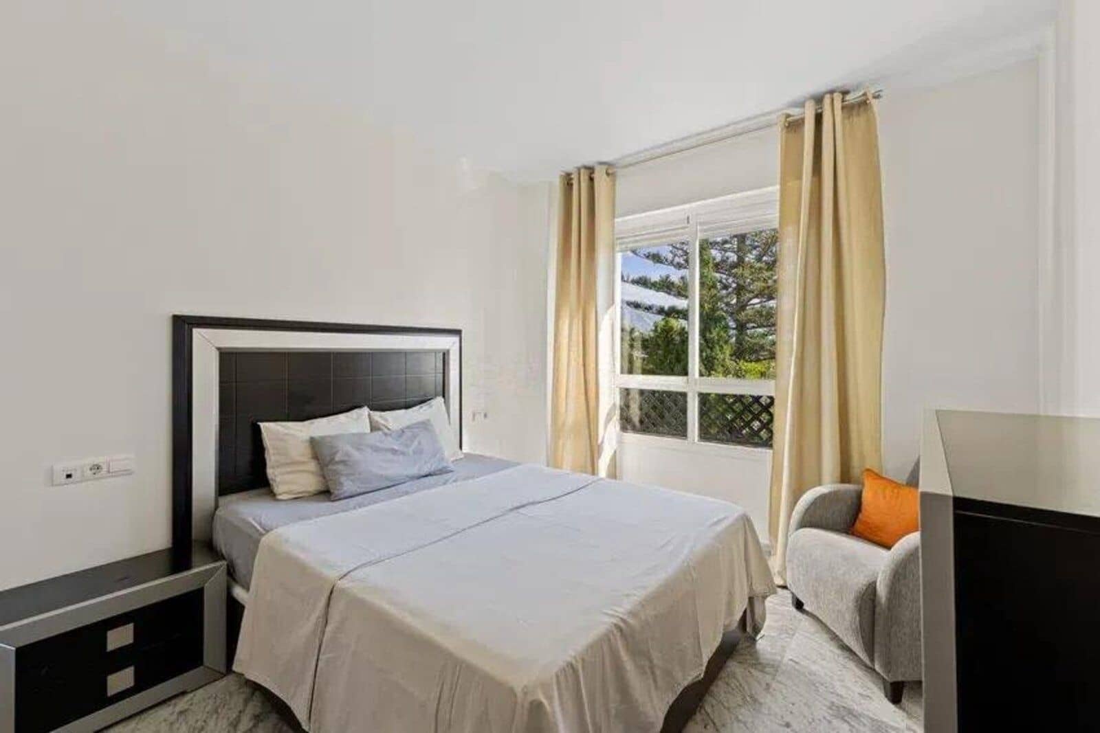 2 soveværelse Penthouse til salg i San Pedro de Alcantara med swimmingpool garage - € 410.000 (Ref: 10153609)