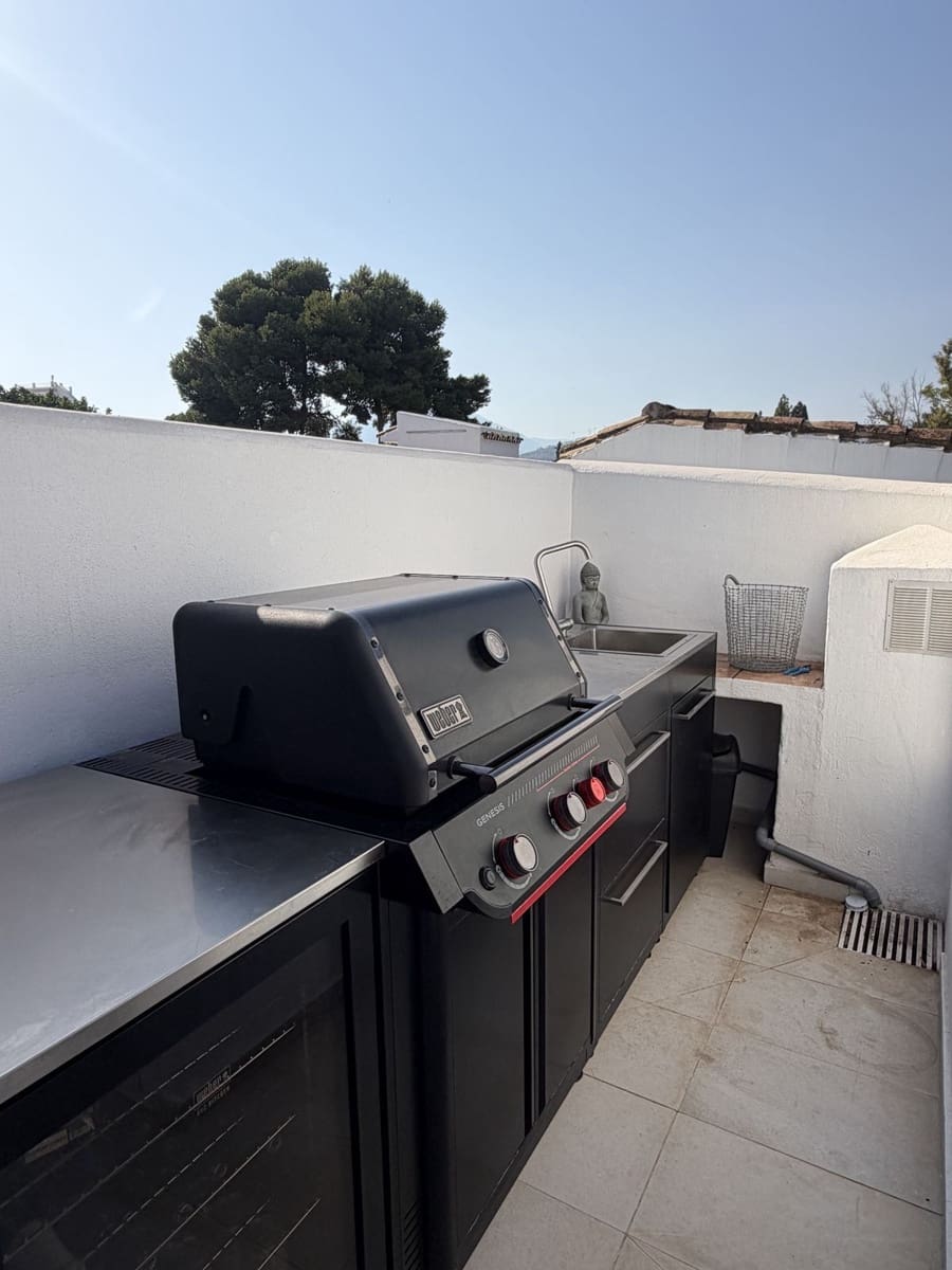 2 chambre Penthouse à vendre à Nueva Andalucia avec piscine - 495 000 € (Ref: 10153613)