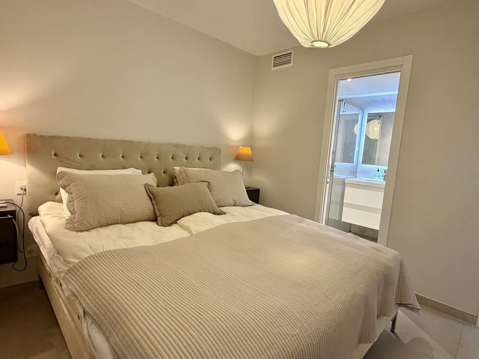 2 chambre Penthouse à vendre à Nueva Andalucia avec piscine - 495 000 € (Ref: 10153613)