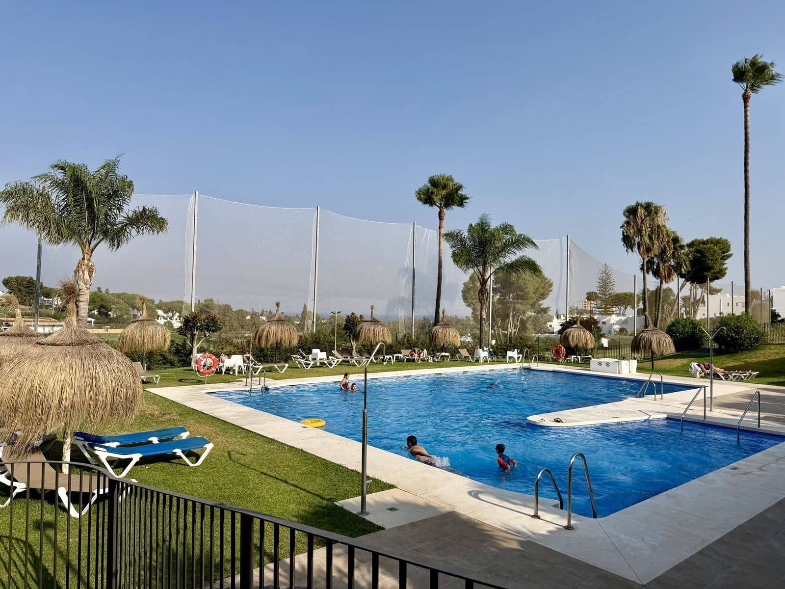 2 chambre Penthouse à vendre à Nueva Andalucia avec piscine - 495 000 € (Ref: 10153613)