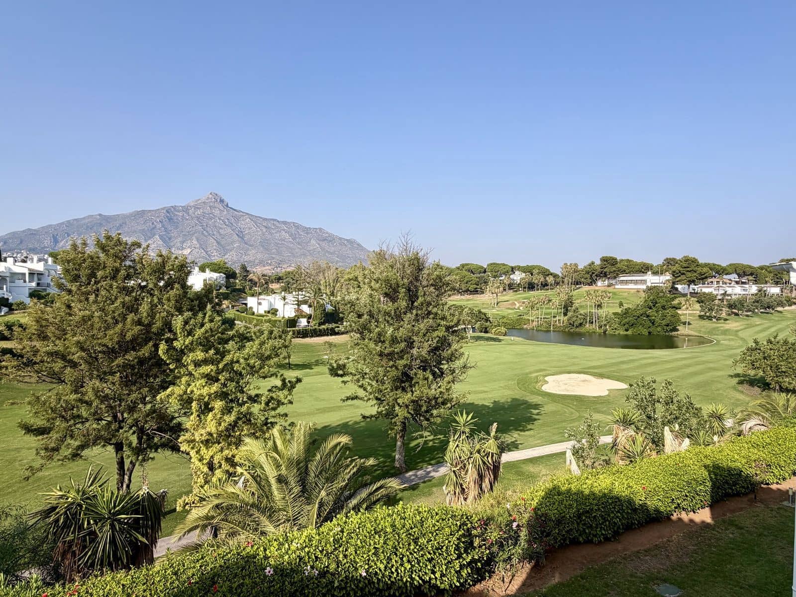 2 chambre Penthouse à vendre à Nueva Andalucia avec piscine - 495 000 € (Ref: 10153613)