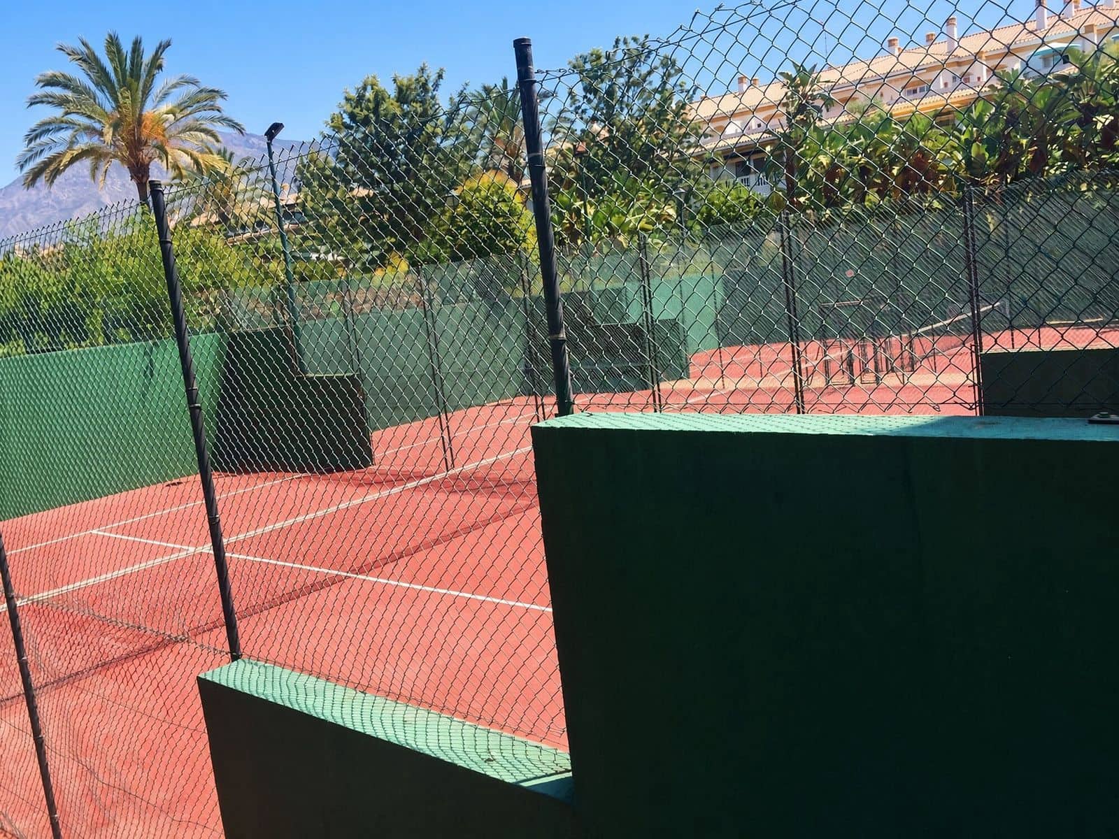 2 chambre Penthouse à vendre à Nueva Andalucia avec piscine garage - 520 000 € (Ref: 10153616)