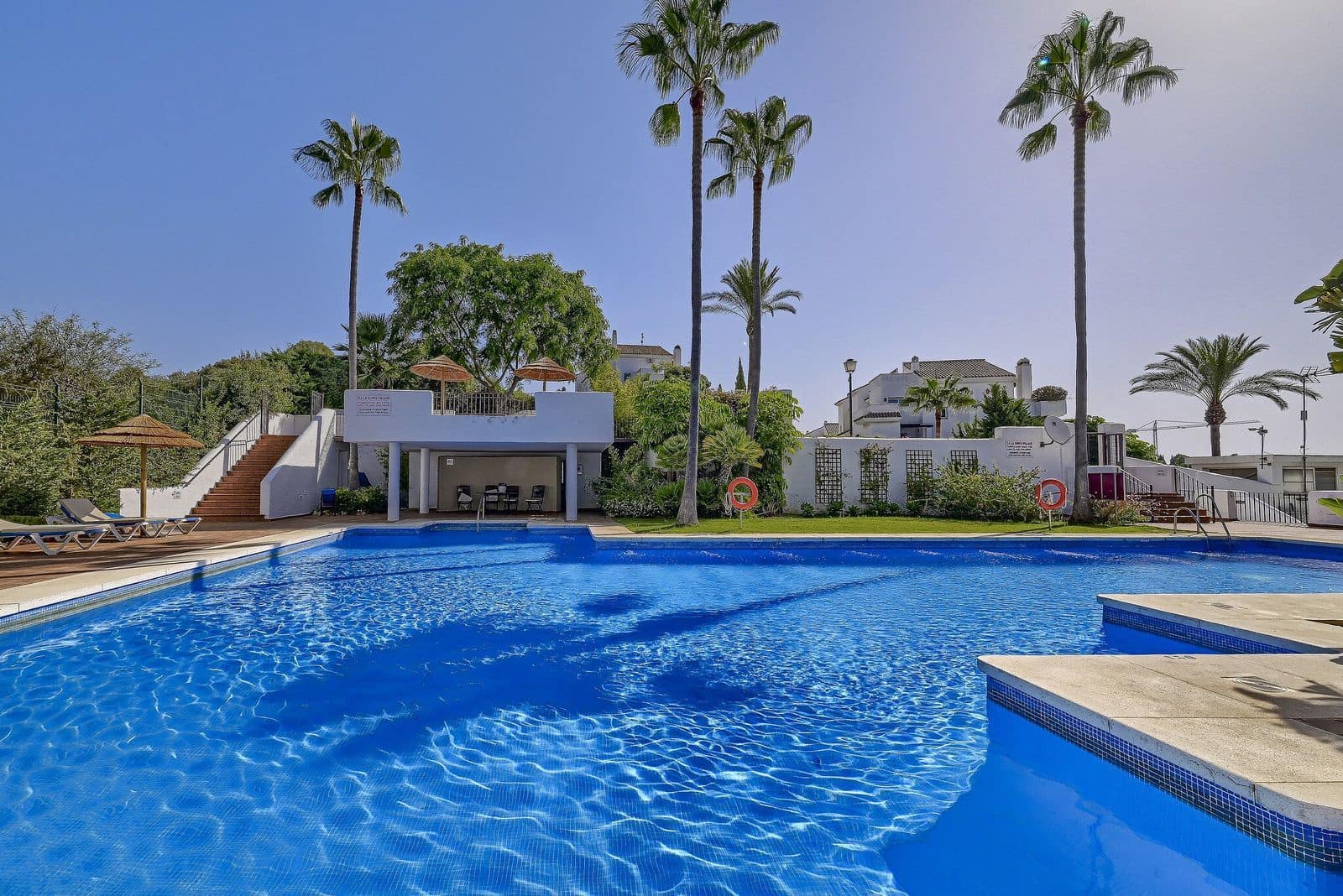 3 camera da letto Attico in vendita in Nueva Andalucia con piscina garage - 1.200.000 € (Rif: 10153618)