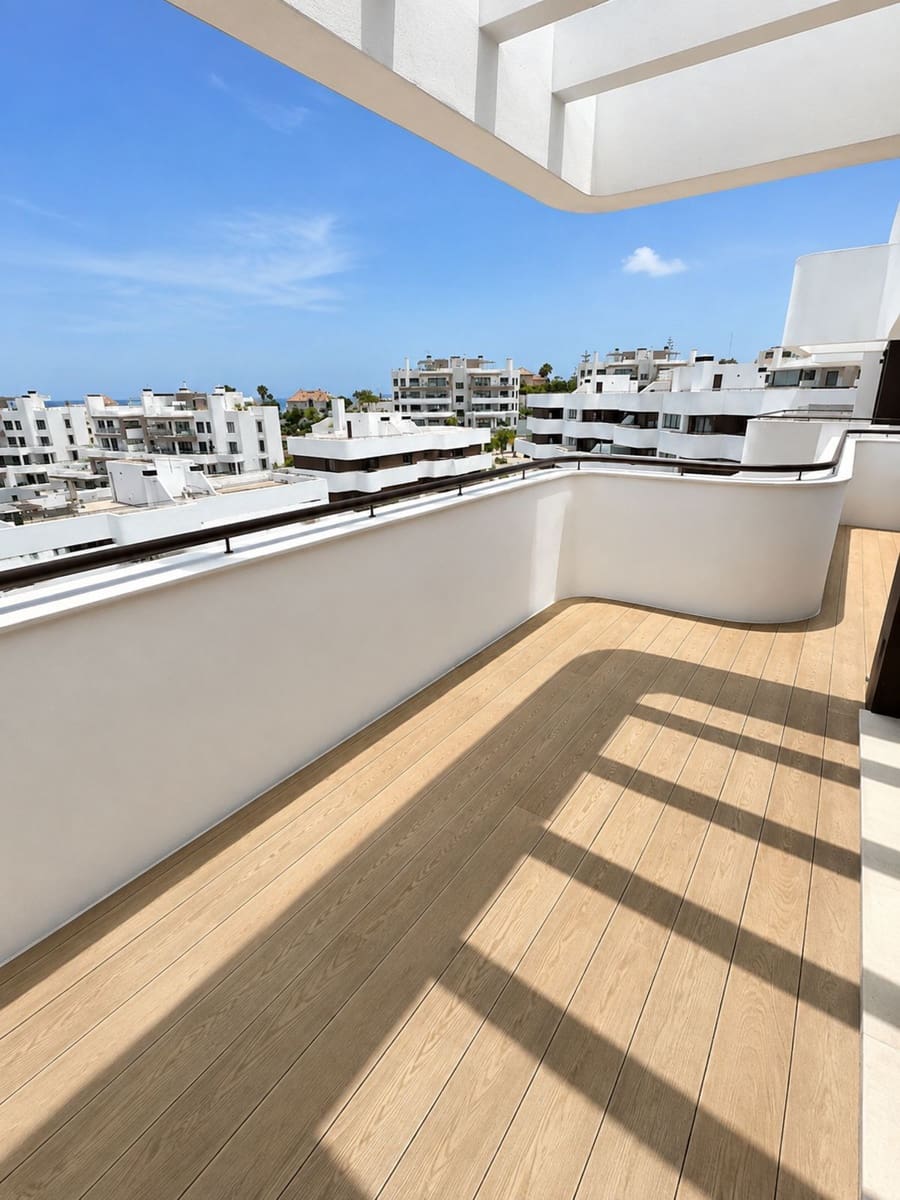 3 quarto Penthouse para venda em Estepona - 1 390 000 € (Ref: 10153620)