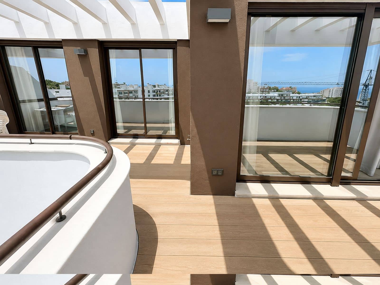 3 quarto Penthouse para venda em Estepona - 1 390 000 € (Ref: 10153620)