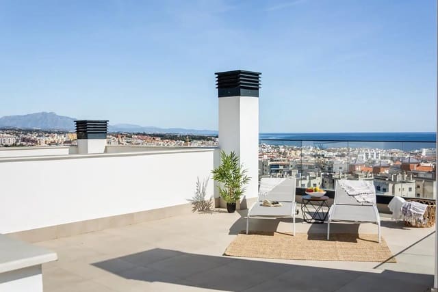 2 makuuhuone Kattohuoneisto myytävänä paikassa Estepona mukana uima-altaan 
autotalli - 848 000 € (Ref: 10153621)