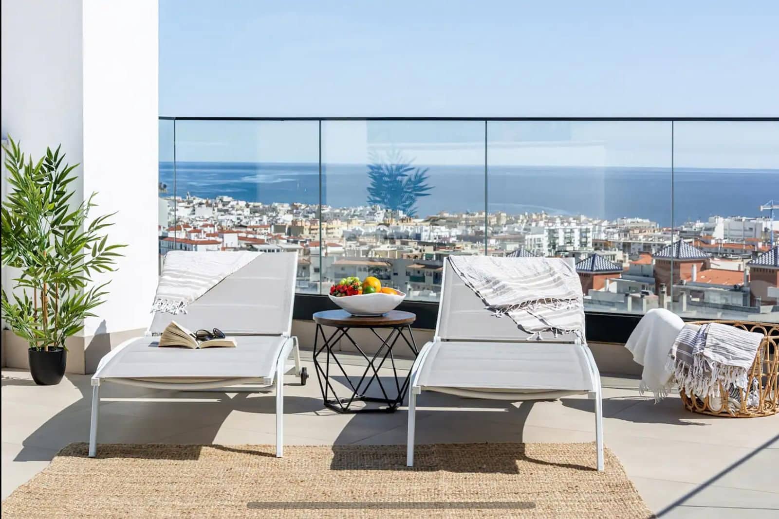 2 makuuhuone Kattohuoneisto myytävänä paikassa Estepona mukana uima-altaan 
autotalli - 848 000 € (Ref: 10153621)