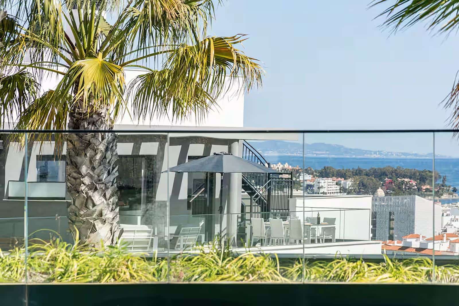 2 makuuhuone Kattohuoneisto myytävänä paikassa Estepona mukana uima-altaan 
autotalli - 848 000 € (Ref: 10153621)