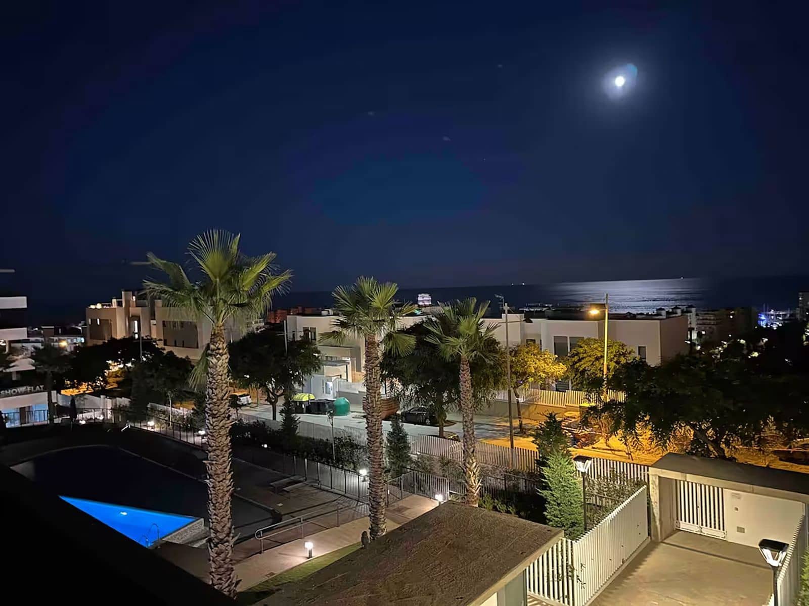 2 makuuhuone Kattohuoneisto myytävänä paikassa Estepona mukana uima-altaan 
autotalli - 848 000 € (Ref: 10153621)