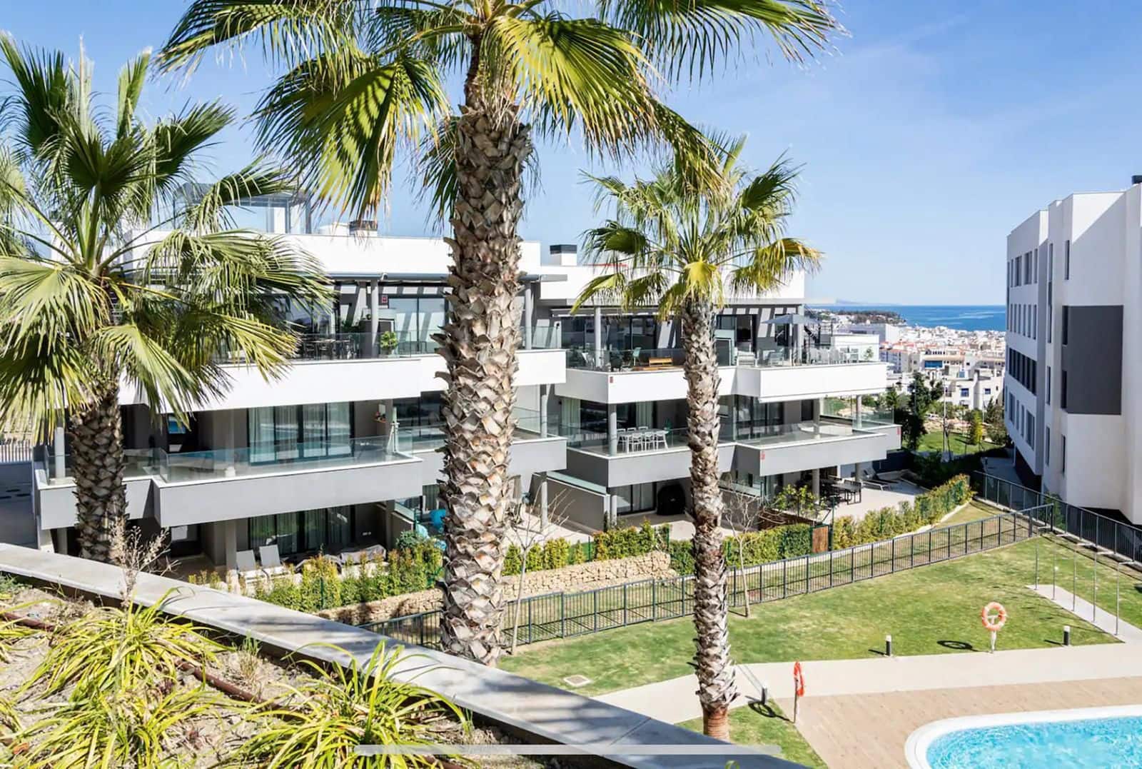 2 makuuhuone Kattohuoneisto myytävänä paikassa Estepona mukana uima-altaan 
autotalli - 848 000 € (Ref: 10153621)