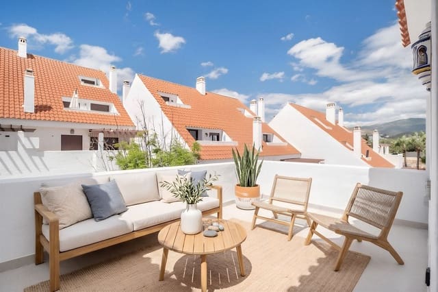 3 quarto Penthouse para venda em Nueva Andalucia, Marbella com garagem - 799 000 € (Ref: 10153625)