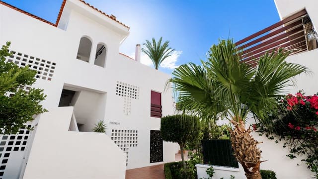 3 quarto Penthouse para venda em Nueva Andalucia, Marbella com garagem - 799 000 € (Ref: 10153625)