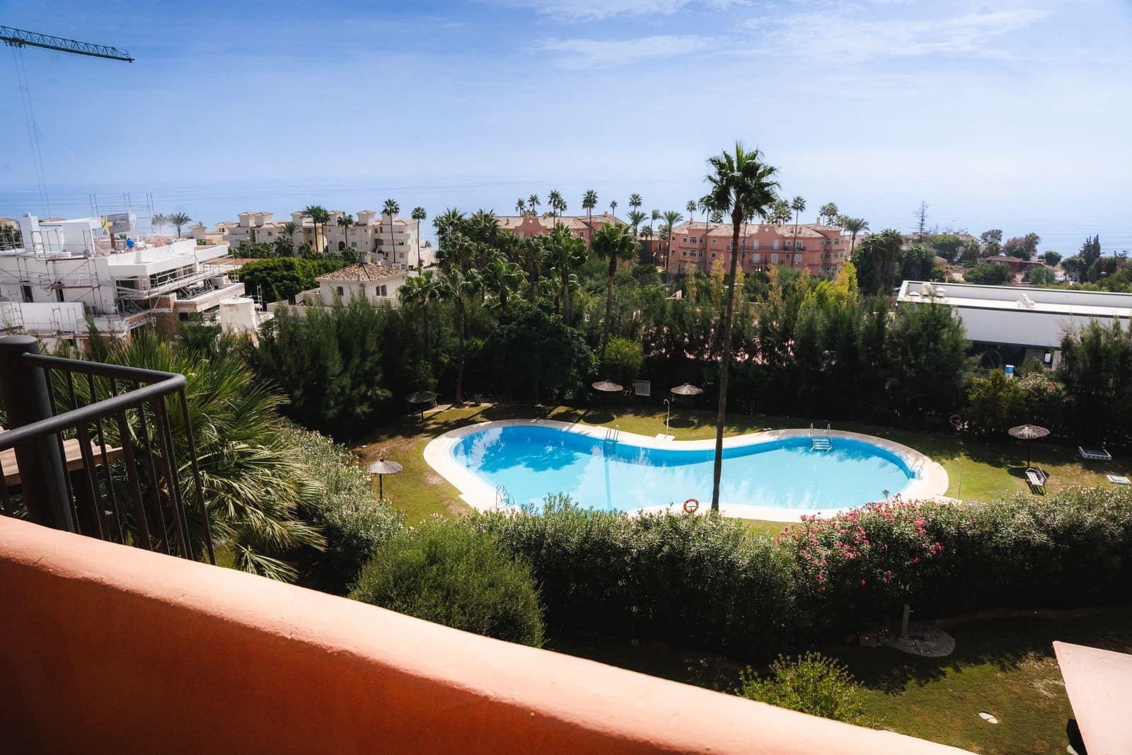 3 bedroom Beach Apartment for sale in Estepona with pool garage - € 556,000 (Ref: 10153627)