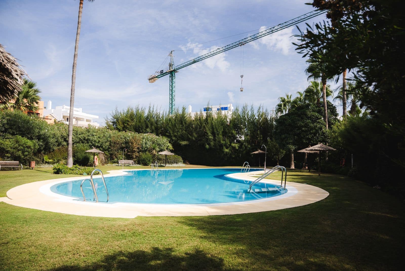 3 bedroom Beach Apartment for sale in Estepona with pool garage - € 556,000 (Ref: 10153627)
