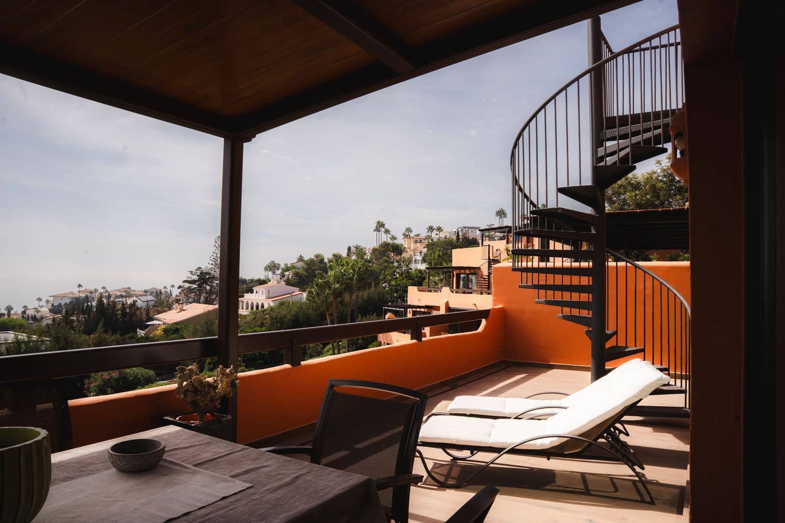3 bedroom Beach Apartment for sale in Estepona with pool garage - € 556,000 (Ref: 10153627)