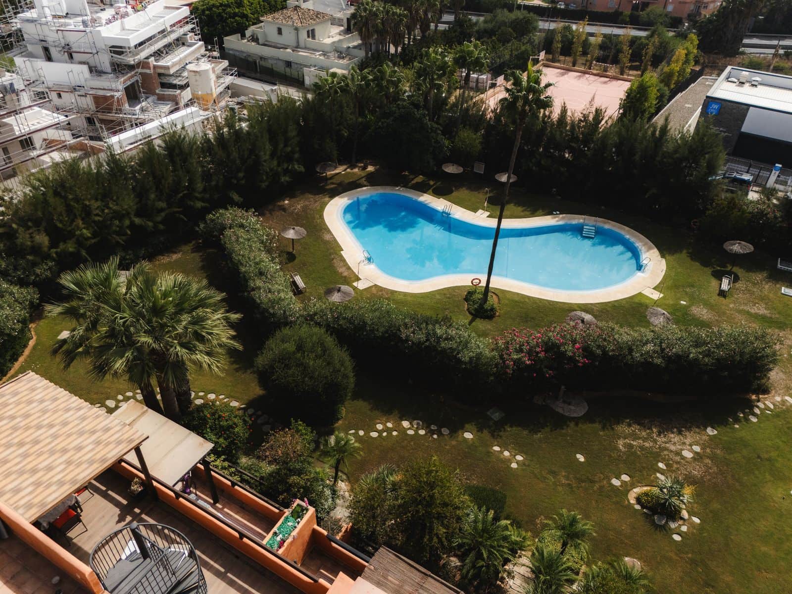 3 bedroom Beach Apartment for sale in Estepona with pool garage - € 556,000 (Ref: 10153627)
