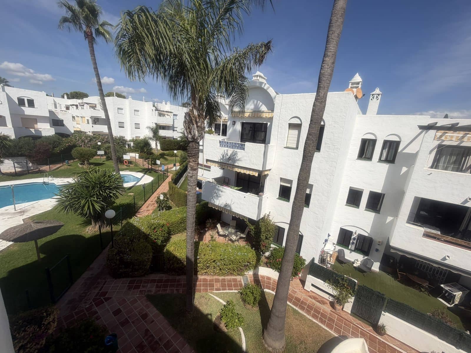 2 chambre Penthouse à vendre à El Paraiso avec piscine garage - 342 000 € (Ref: 10153629)