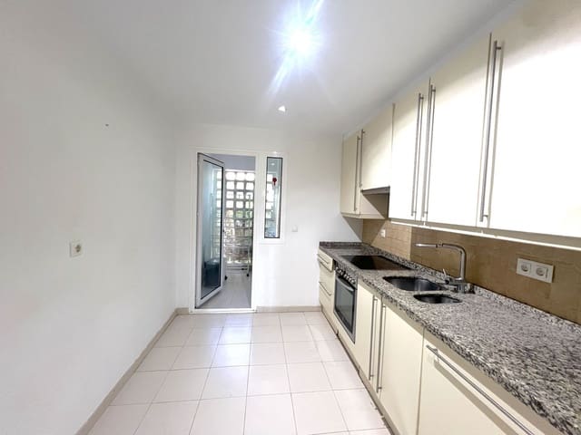 2 soverom Leilighet til salgs i Nueva Andalucia, Marbella - € 365 000 (Ref: 9149662)