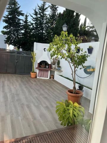 2 soveværelse Byhus til salg i La Reserva, Marbella - € 350.000 (Ref: 9163883)