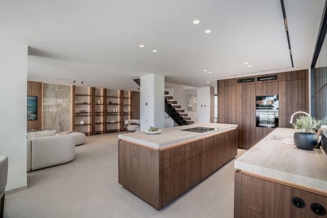 5 soveværelse Semi-Rækkehus til salg i Nueva Andalucia, Marbella - € 2.795.000 (Ref: 9176755)