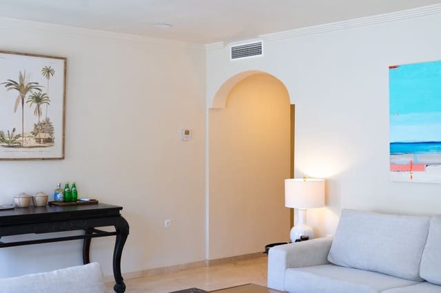 Apartamento de 3 habitaciones en Elviria, Marbella en venta - 665.000 € (Ref: 9400595)