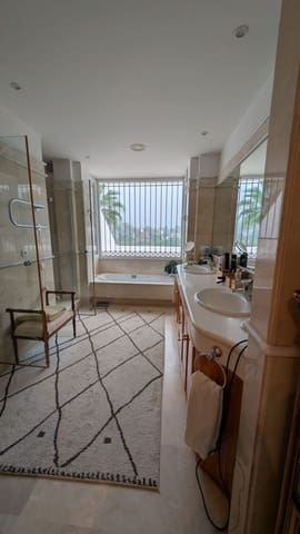 7 soverom Villa til salgs i Aloha Golf, Marbella - € 5 250 000 (Ref: 9400605)