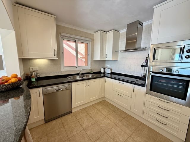 2 makuuhuone Huoneisto myytävänä paikassa Torrequebrada, Benalmádena - 440 000 € (Ref: 9431352)