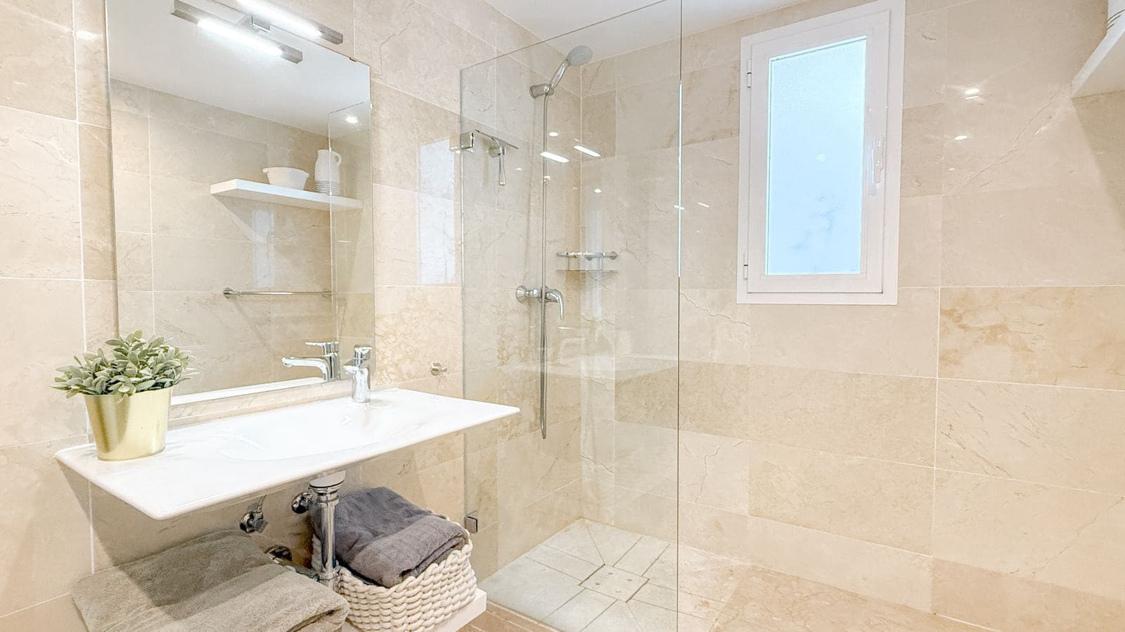 3 makuuhuone Huoneisto myytävänä paikassa La Mairena - 475 000 € (Ref: 9431357)