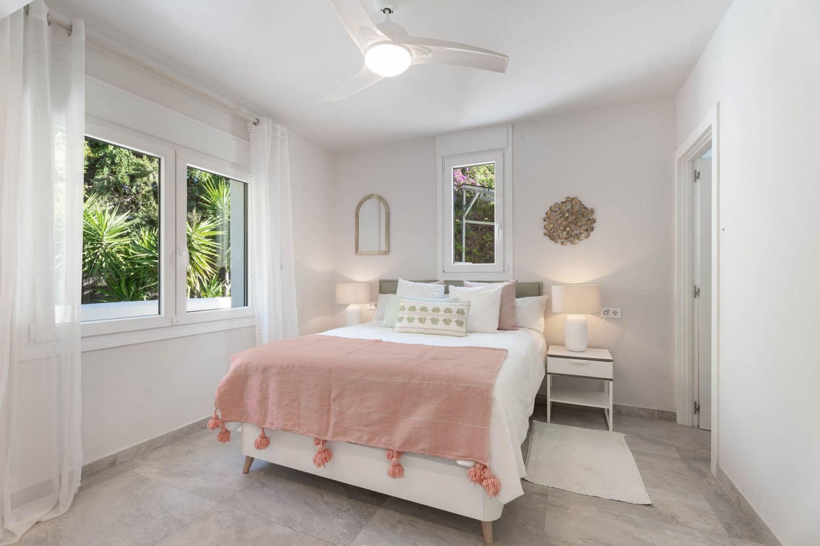 6 bedroom Villa for sale in El Rosario - € 2,595,000 (Ref: 9431371)