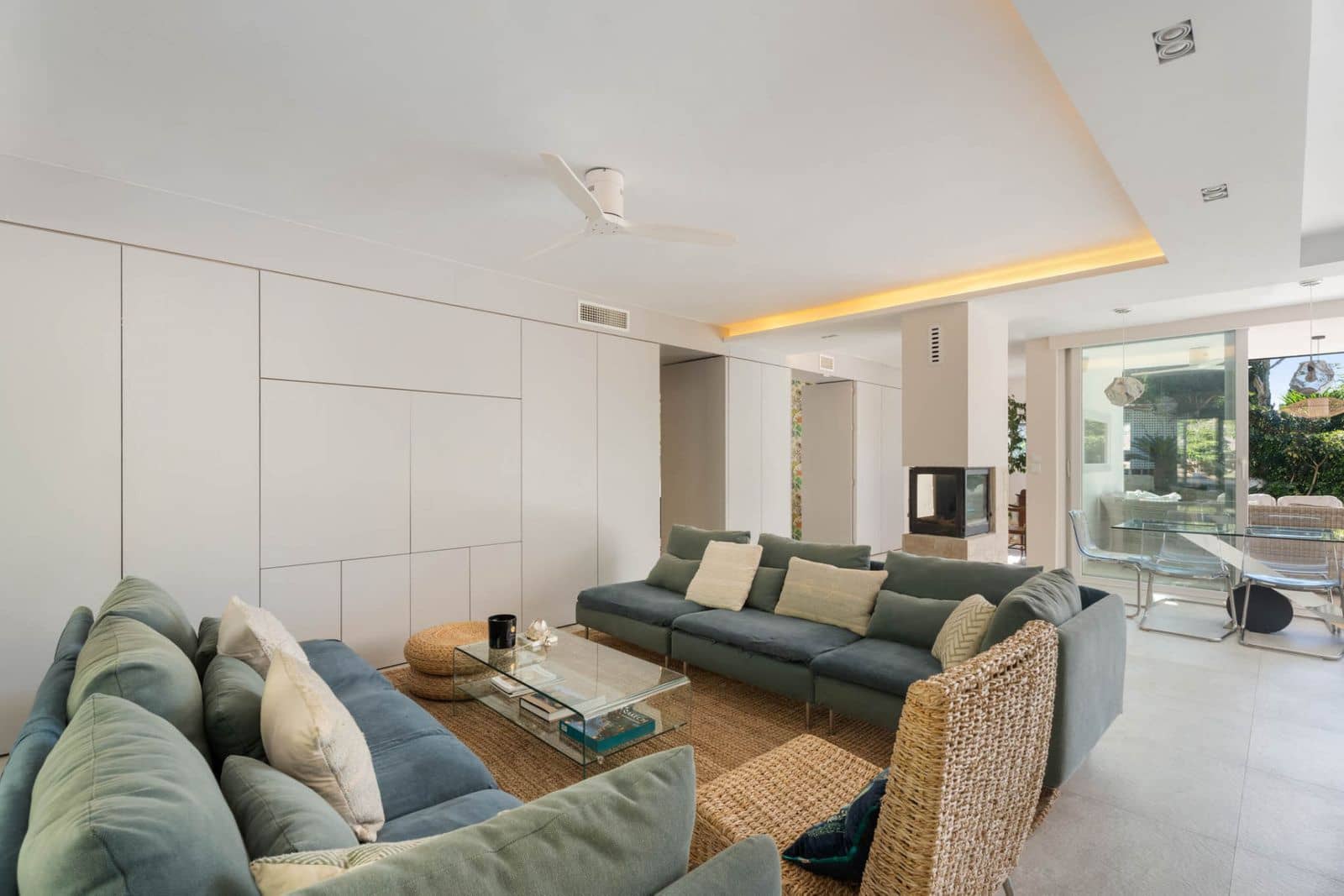 6 bedroom Villa for sale in El Rosario - € 2,595,000 (Ref: 9431371)